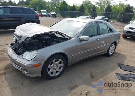 2006 Mercedes-Benz C 280 Luxury 4Matic из США, поврежденный, VIN WDBRF92H66F782113